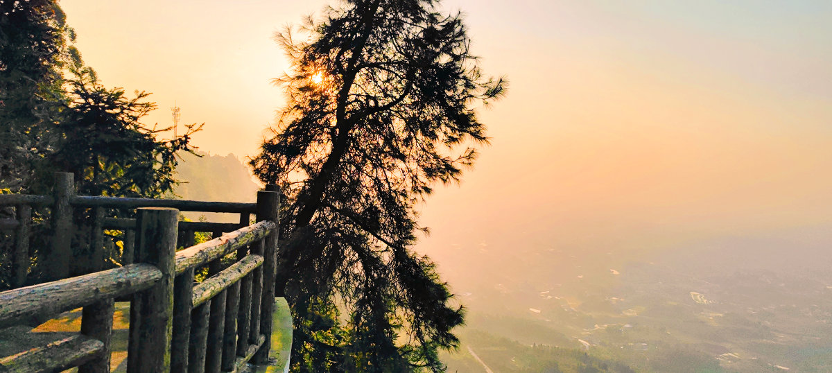重庆荣昌:夕阳下的古佛山美如画