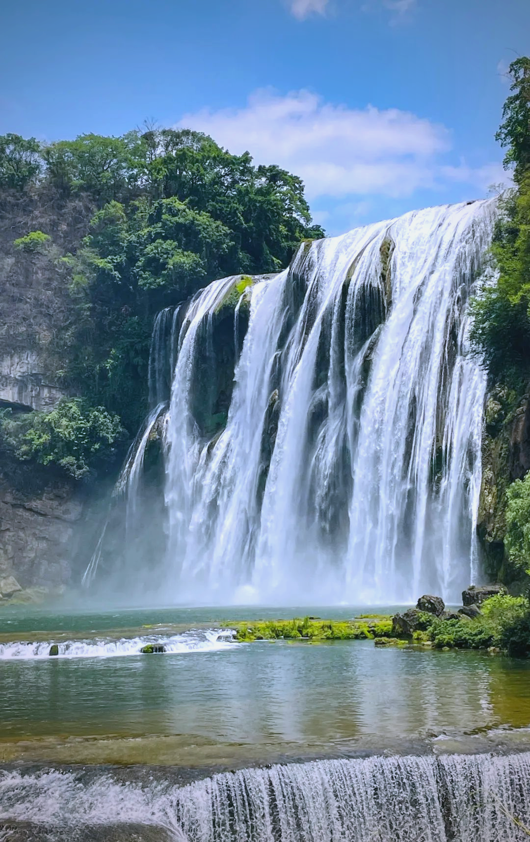 此外,还有拉雅瀑布,68级跌水瀑布,石上森林,野猪林,水上森林,天钟洞