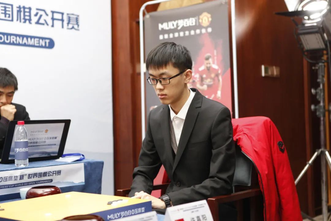 梦百合杯半决赛芈昱廷谢科领跑 范老板一着不慎万劫不复