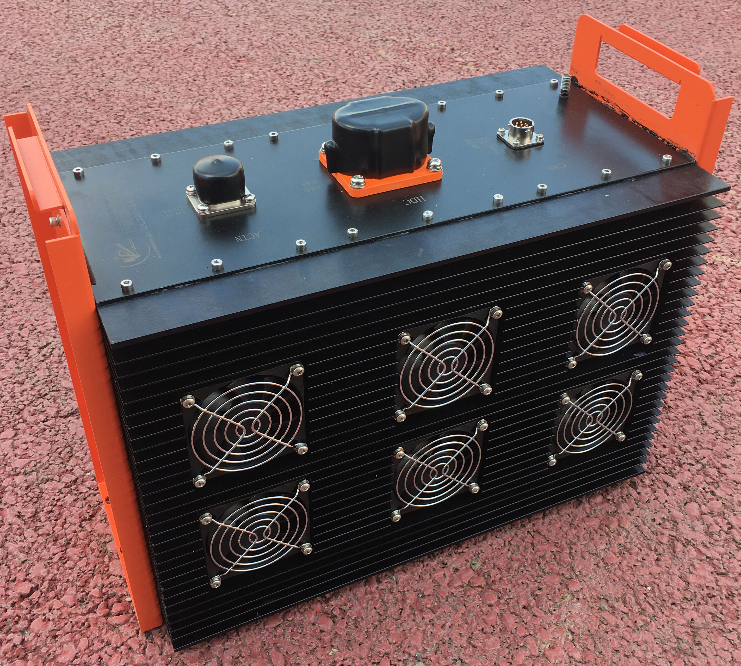 车载充电机厂家:"迪龙新能源3.3kw-40kw系列车载充电机展示"