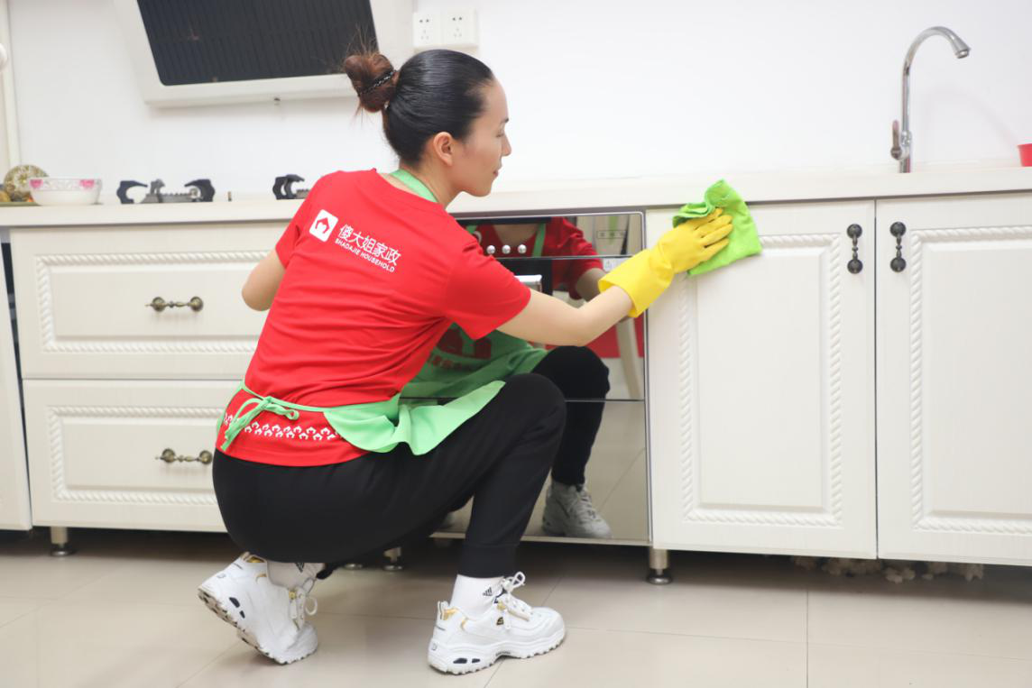 傻大姐家政:选择比努力更重要!