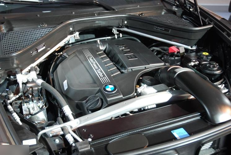 宝马x5发动机漏油对车影响大不大