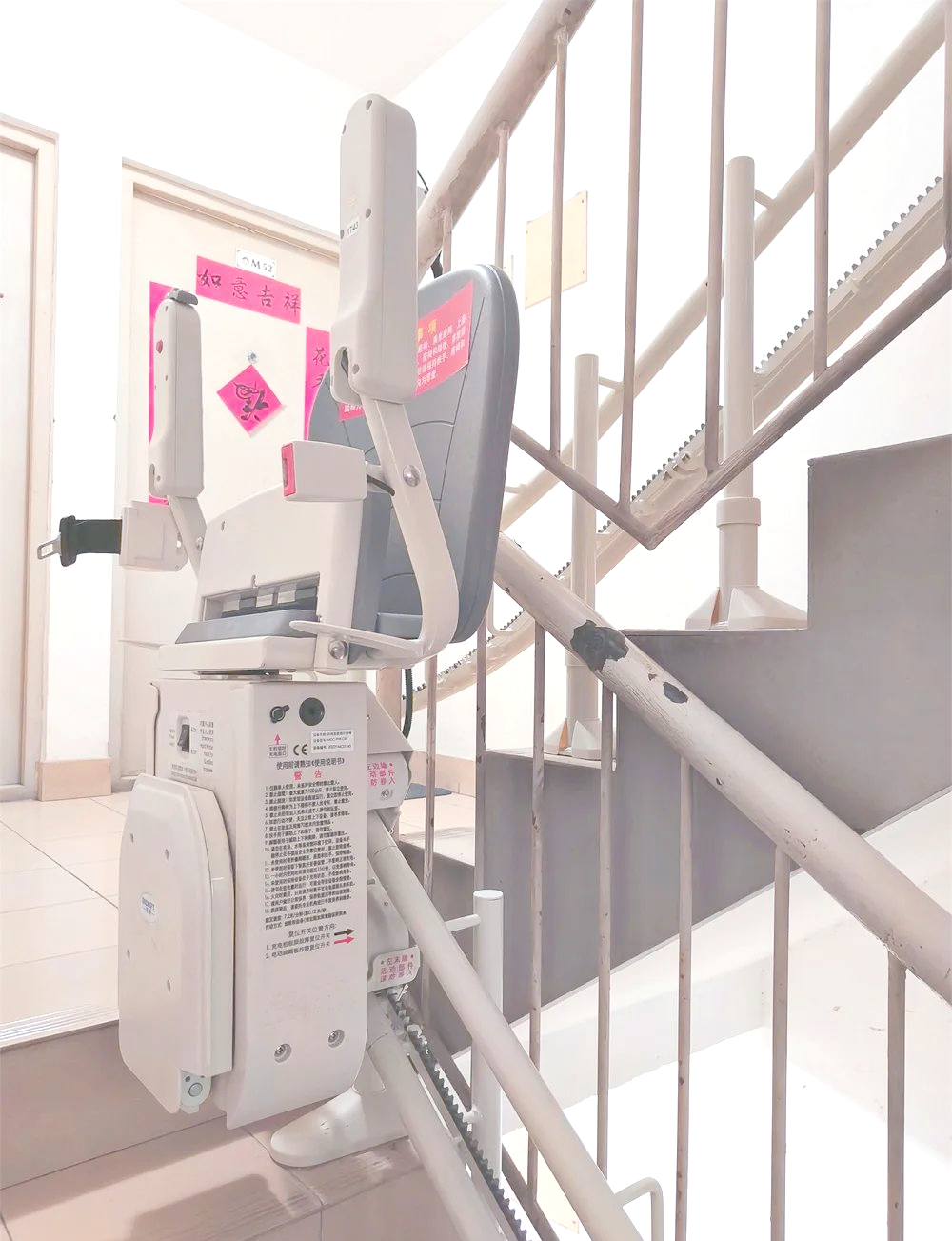 社区加装爬楼代步器,居民生活更便利