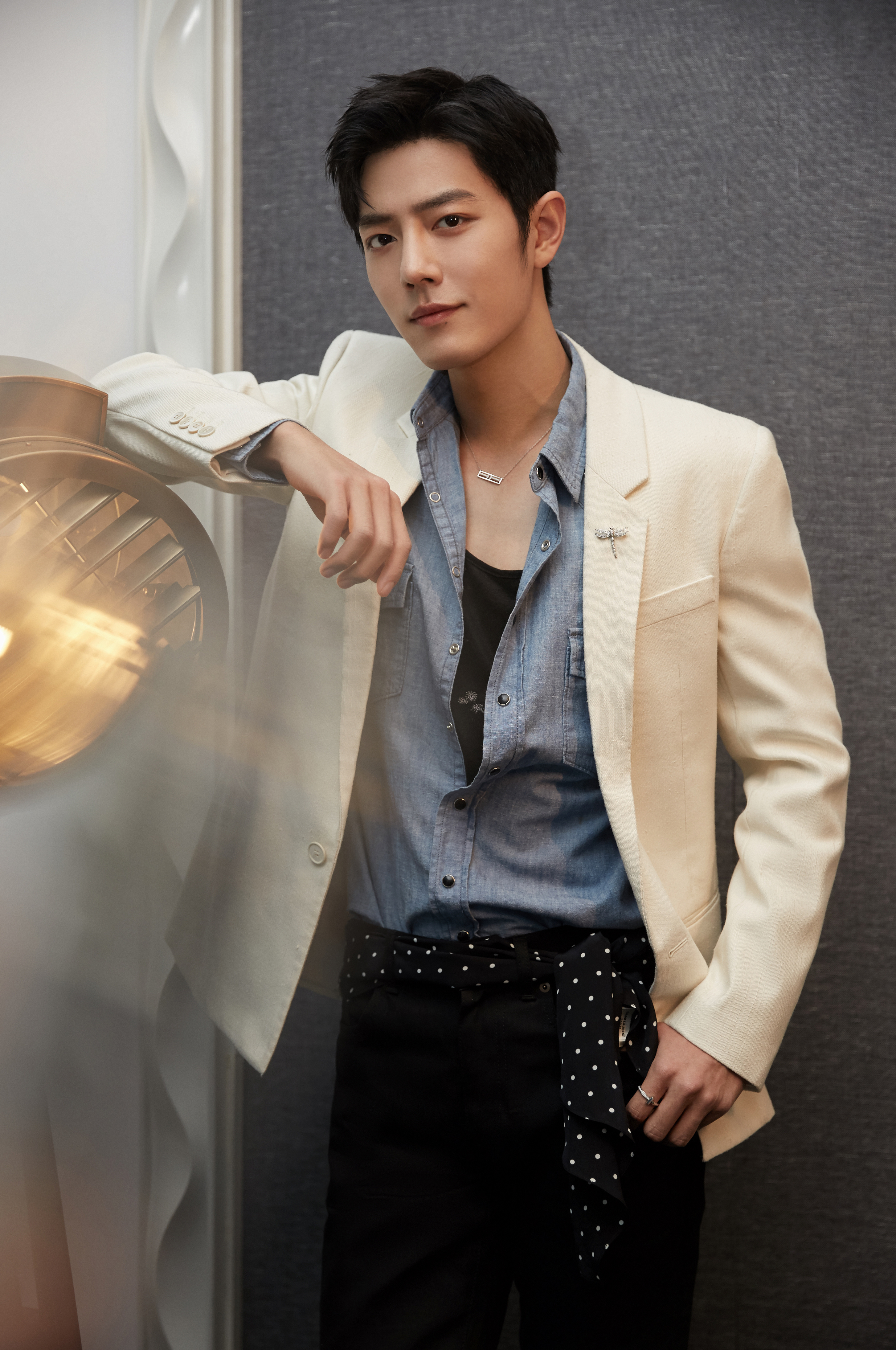 肖战白西装造型大赏