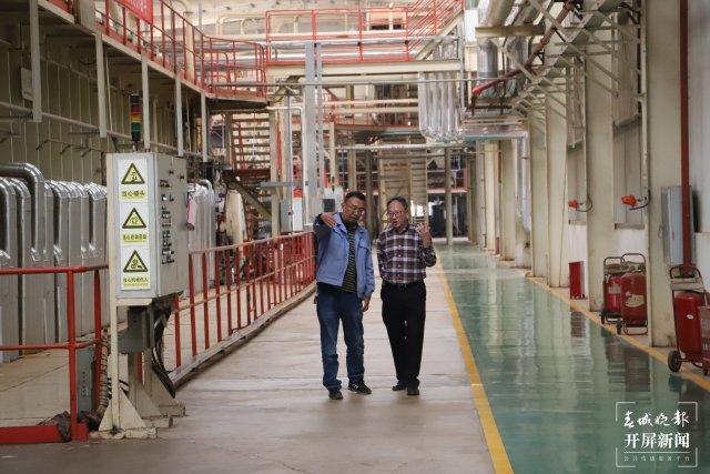 云南省科学技术杰出贡献奖获得者|杜官本:研究人造板38年,让家具更