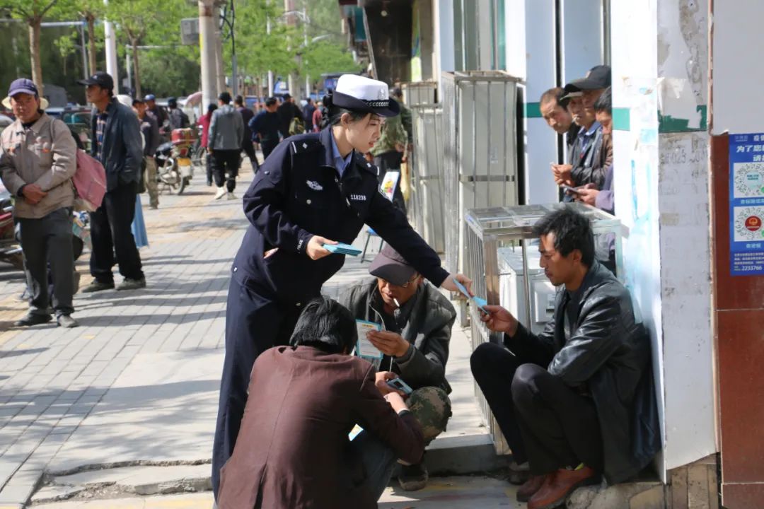 临洮公安交警强化进城务工人员交通安全宣传教育