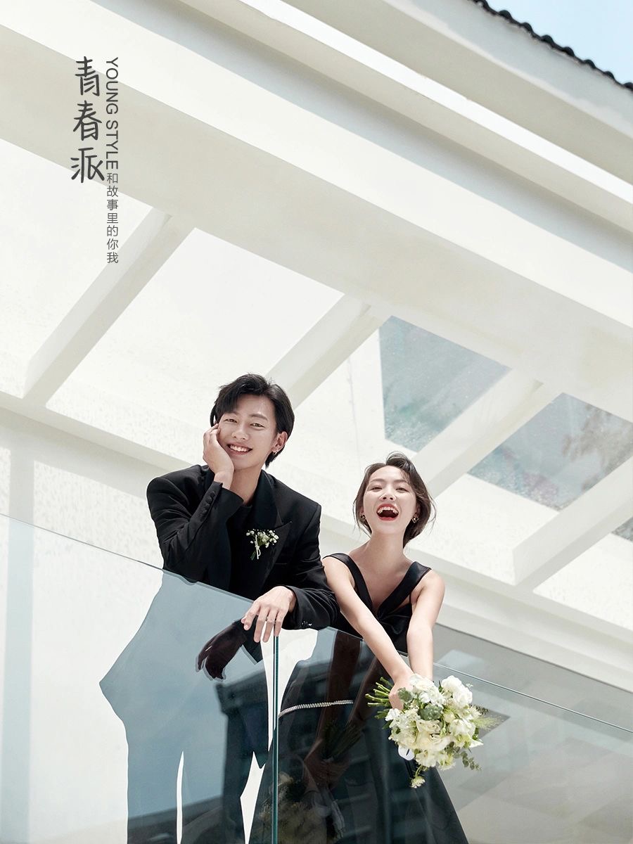 一眼心动的黑纱街拍婚纱照 ins风好哇塞