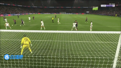 法甲巴黎主场0-0洛里昂比赛焦点瞬间_姆巴佩看台笑容分析_法甲彩经：白堡主场难胜 里昂闷战大巴黎