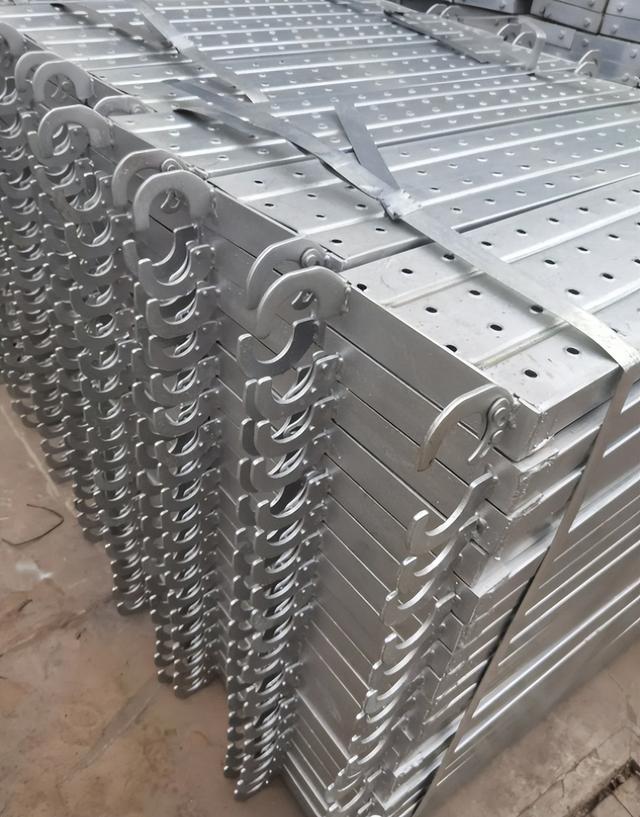 盘扣式脚手架用挂钩钢踏板