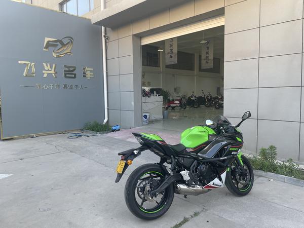 川崎ninja 650,细究之下,其实也没那么尴尬!