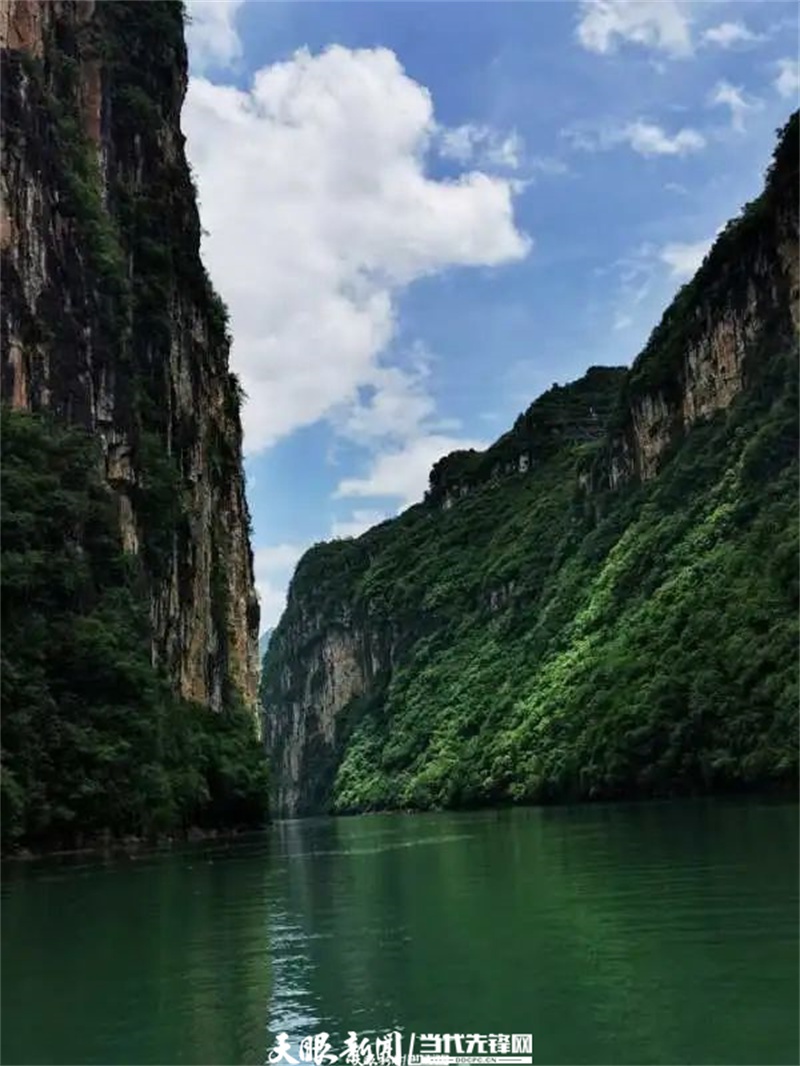 花江大峡谷风景名胜区图片