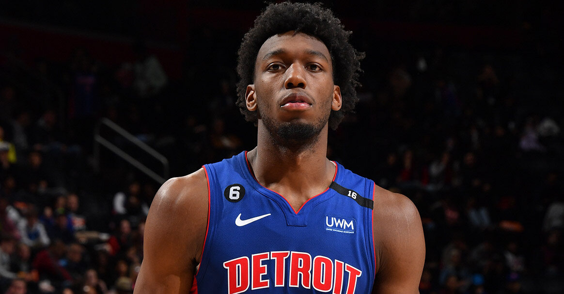 兑现天赋!怀斯曼12中8斩获16分13篮板