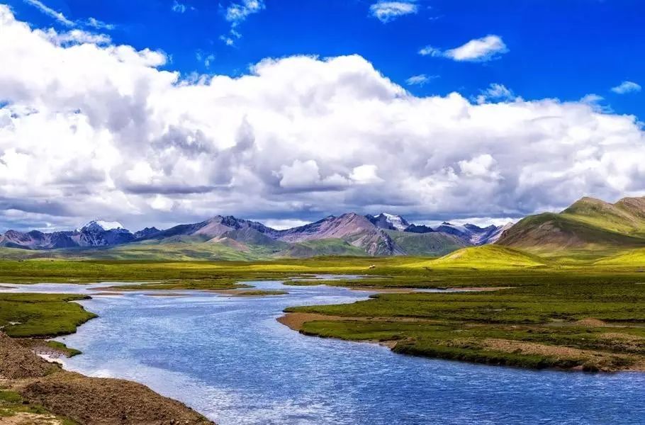 云端十四行《鲲鹏两滴泪——写给西藏昌都丁青县布托湖》