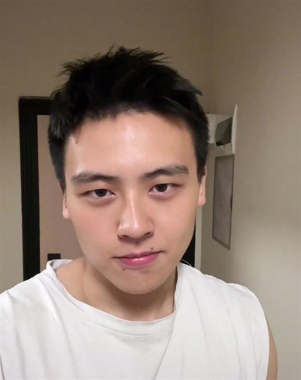 胖小伙减重80斤变帅哥走红,当事人:疫期在家锻炼