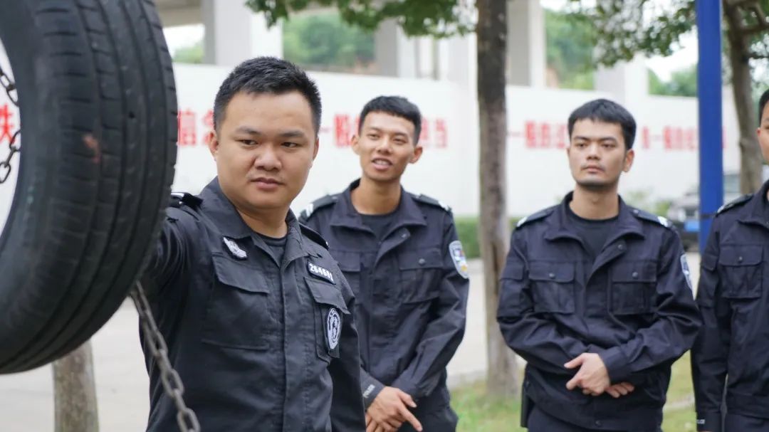 最美基层民警|潘梓浩:生死线上的"排爆英雄"