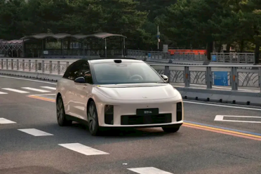 超越小米YU7！理想i6热销12万辆拿下上半年中大型SUV销冠