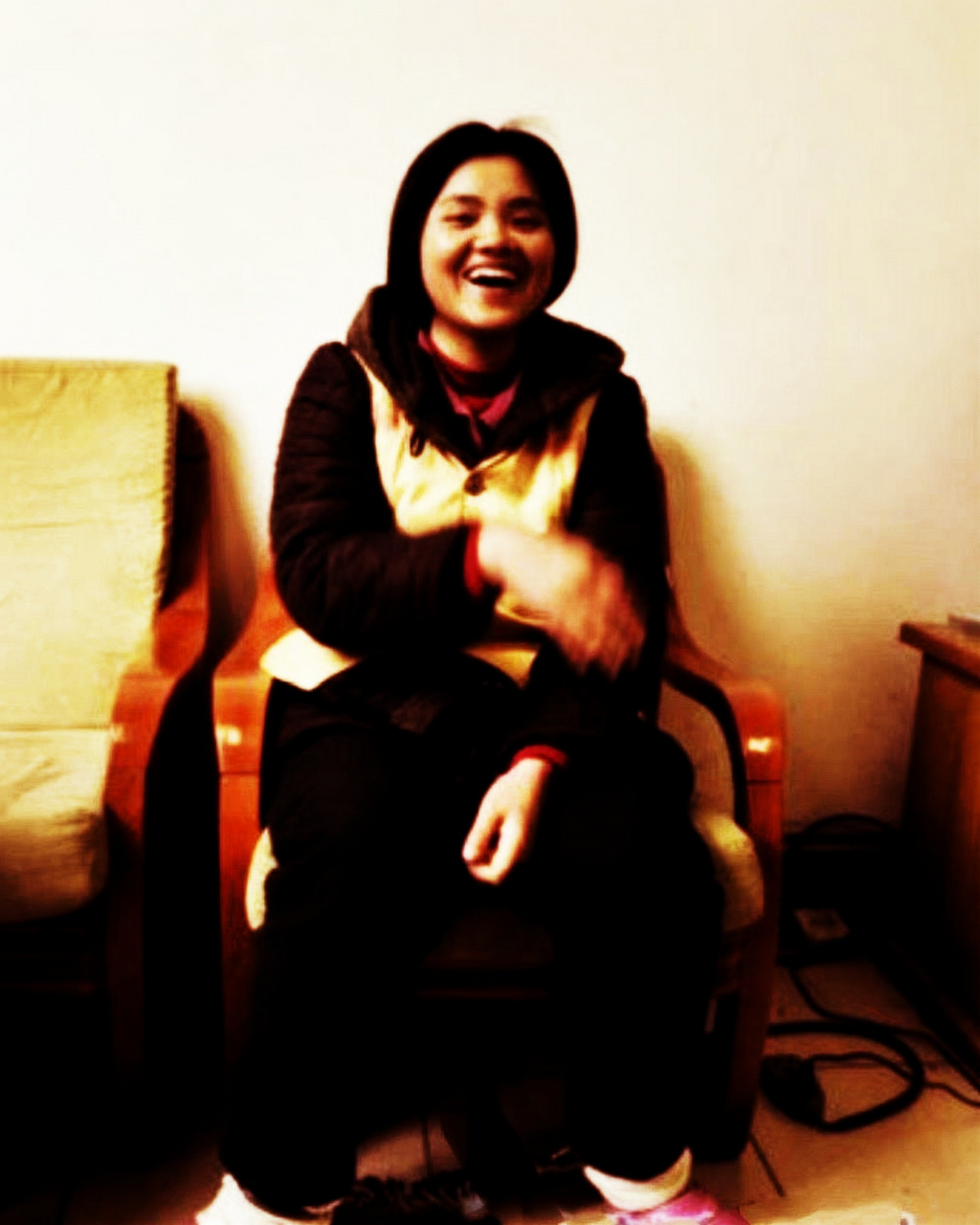 2011年戴脚链的女罪犯杨菊芬听到判死刑后欣慰,笑得直直的!