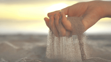 沙漠里到处是沙子为什么不利用起来偏偏要掏空河流