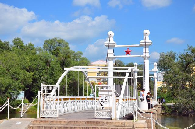 扎兰屯市吊桥公园,专供当时的沙俄贵族们享乐的场所