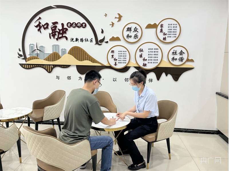 沈阳于洪:亲民化改造 "小二式"服务