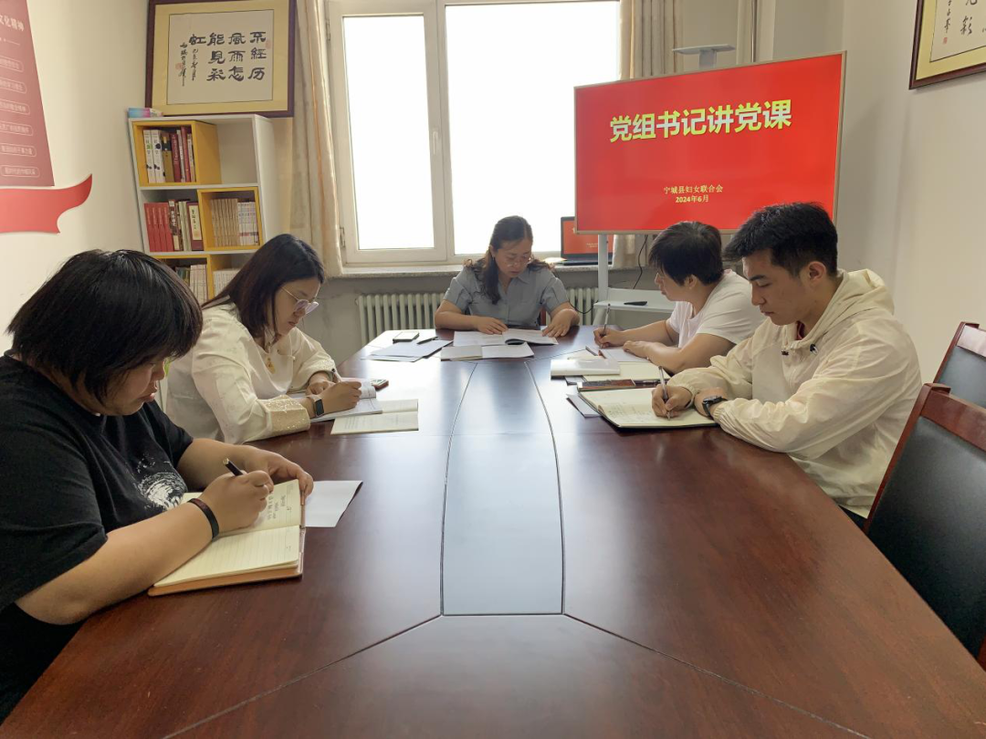 敖汉旗近日,敖汉旗妇联邀请学生代表参观"向阳花开未成年人生命教育