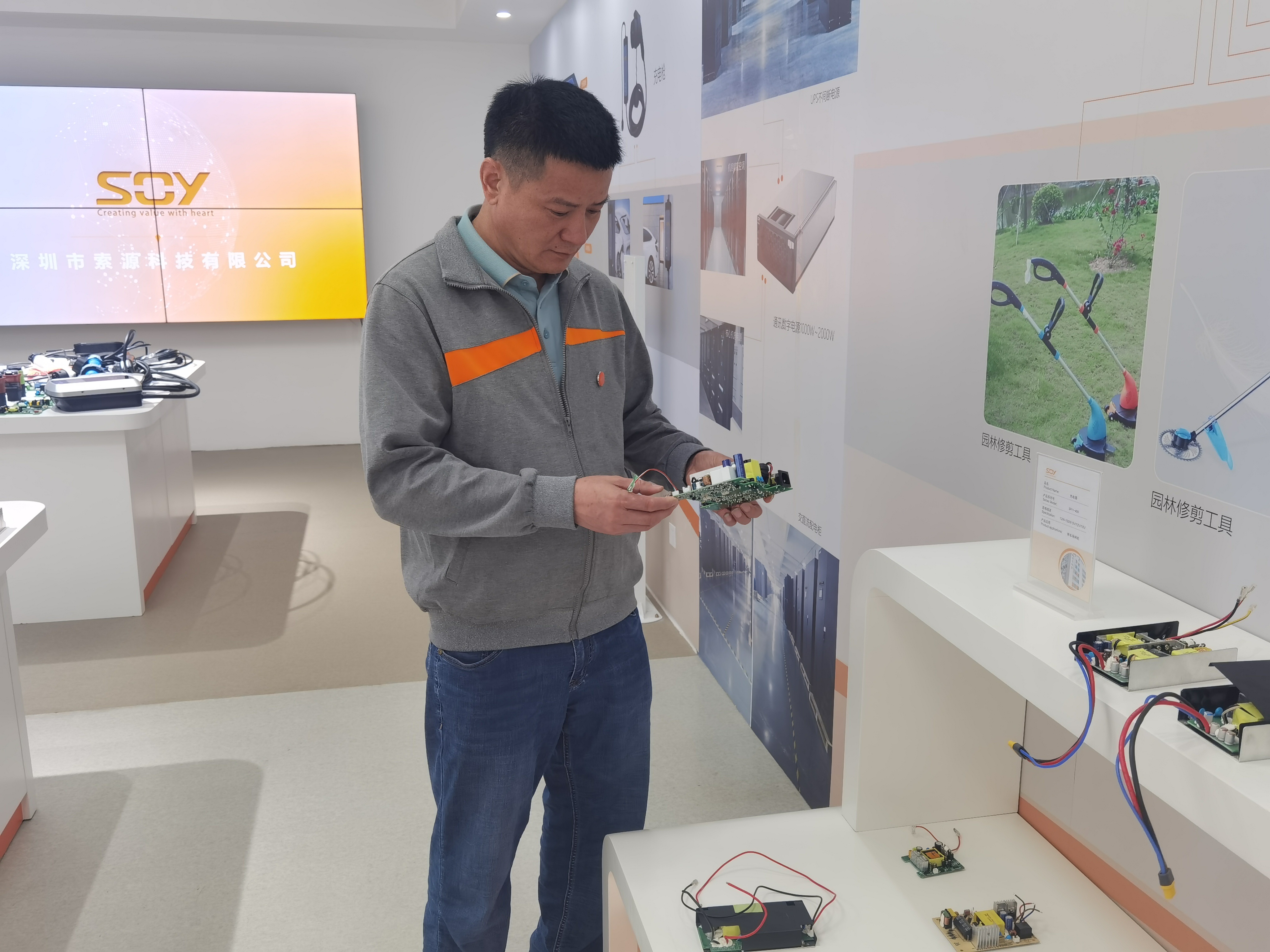 尹明亮:既然选择了这个行业,就要把本职工作做到最好|2023深圳劳模的