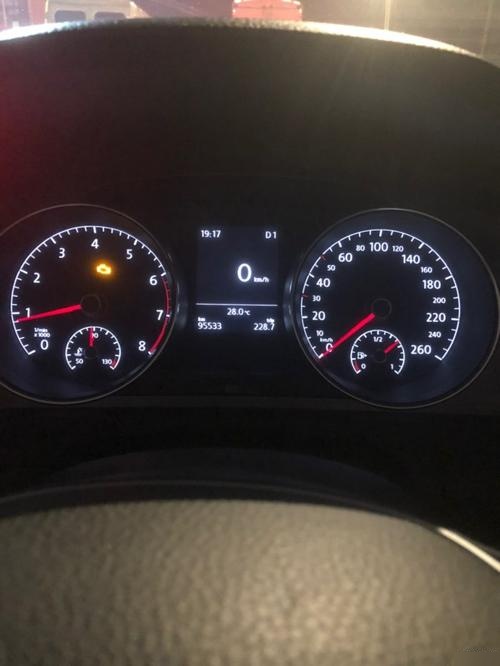 高尔夫燃油灯报警后油箱还有多少升油?