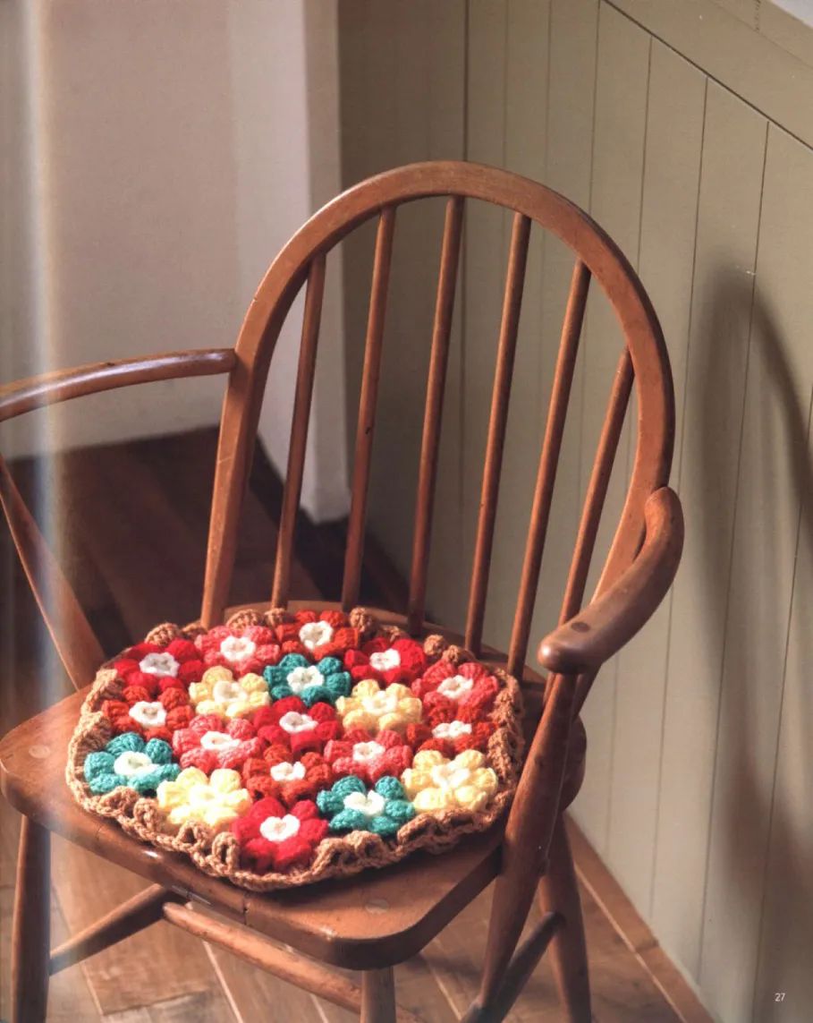 冬日必备的手工编织毛线坐垫,配色精致,款款都是艺术品