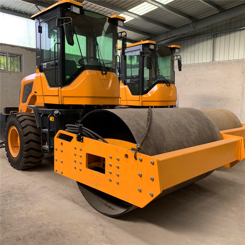 小型振动压路机 手扶草坪滚压机 双驱双震胶轮压路机