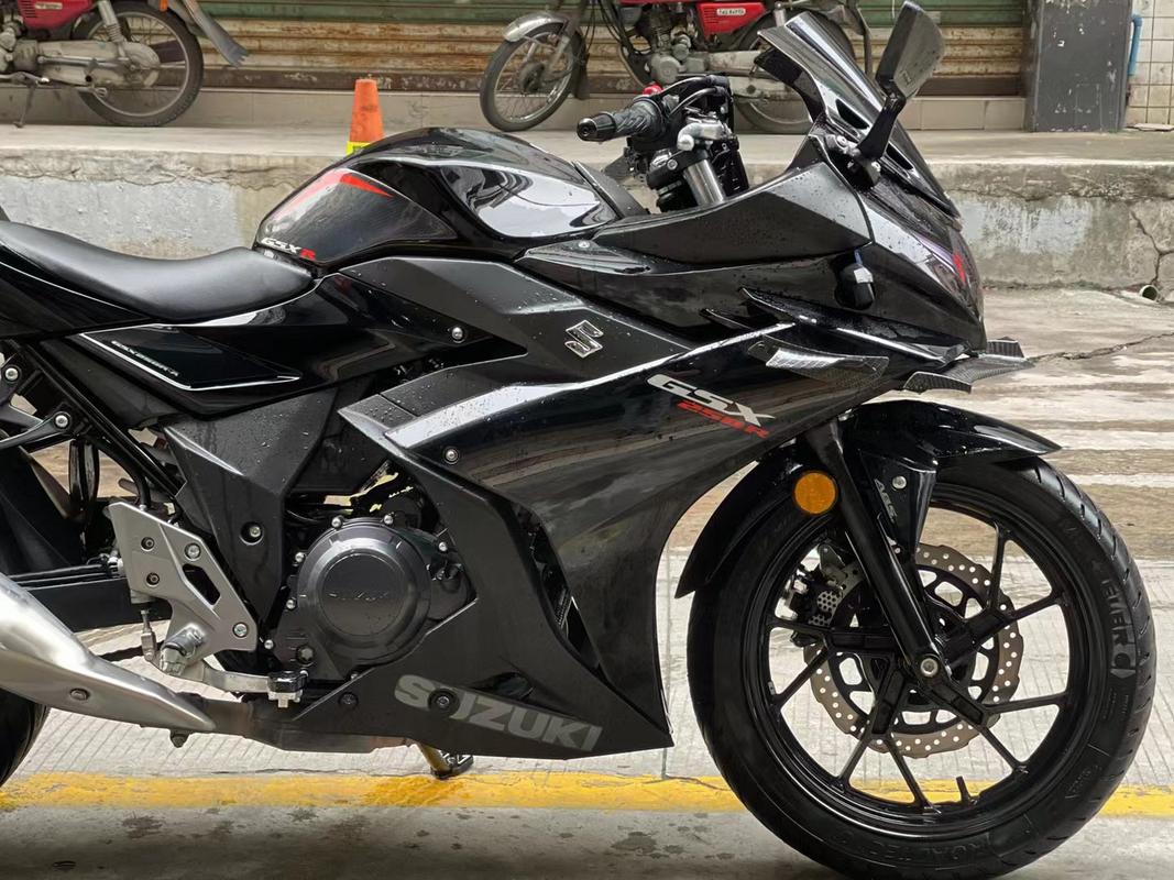 铃木gsx250r黑武士价格