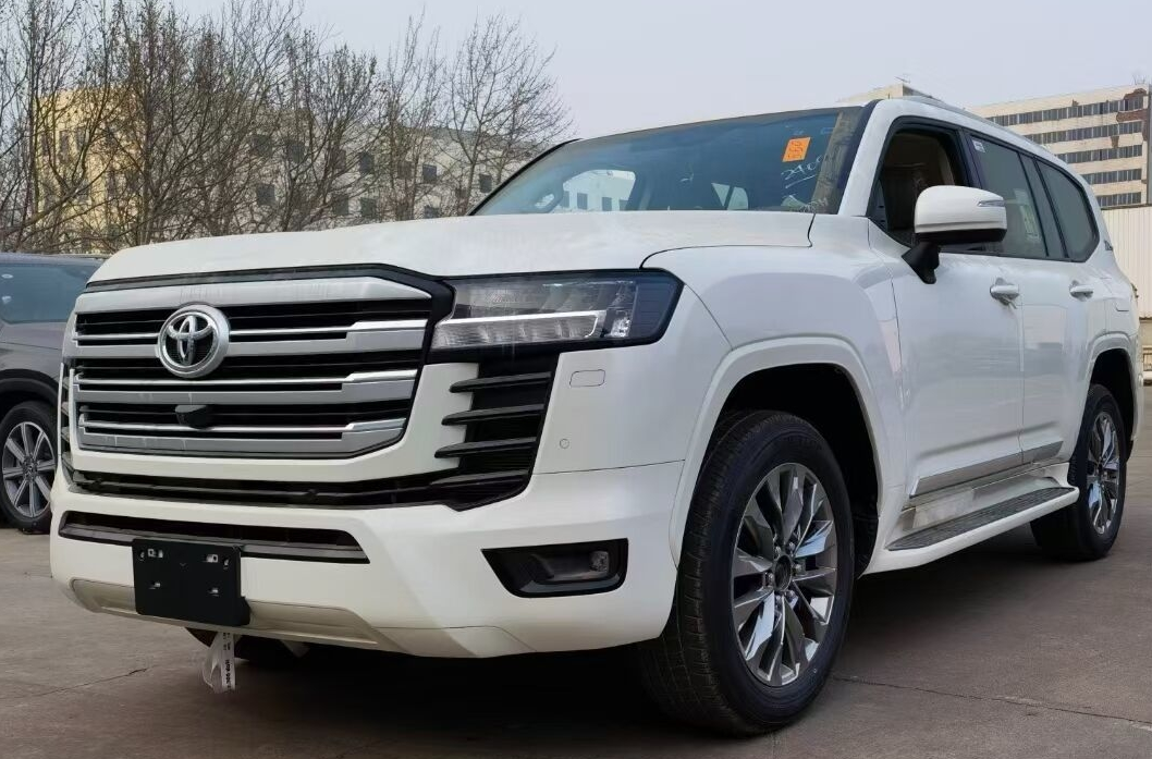 丰田新陆巡,从巅峰期190万跌到今天74万多,被仰望u8坦克500冲击