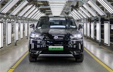比亚迪刺向理想、华为最强的剑：腾势旗舰SUV N9正式下线