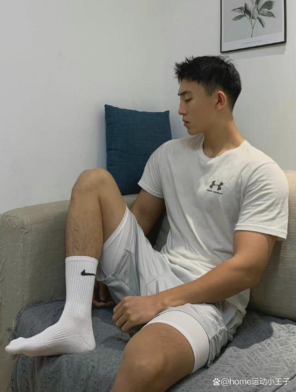 爱穿运动白袜的体育生