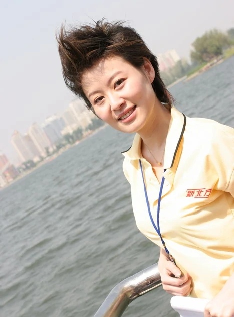 辽宁电视台主持人金霞去哪儿了?