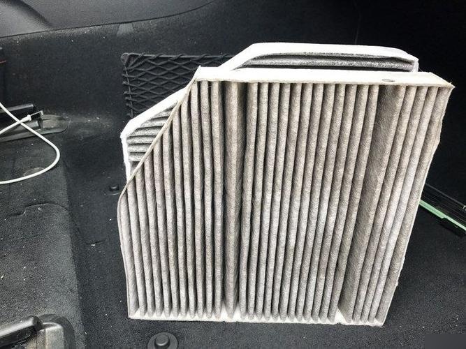 奔驰glc 260l空气滤芯多久换?