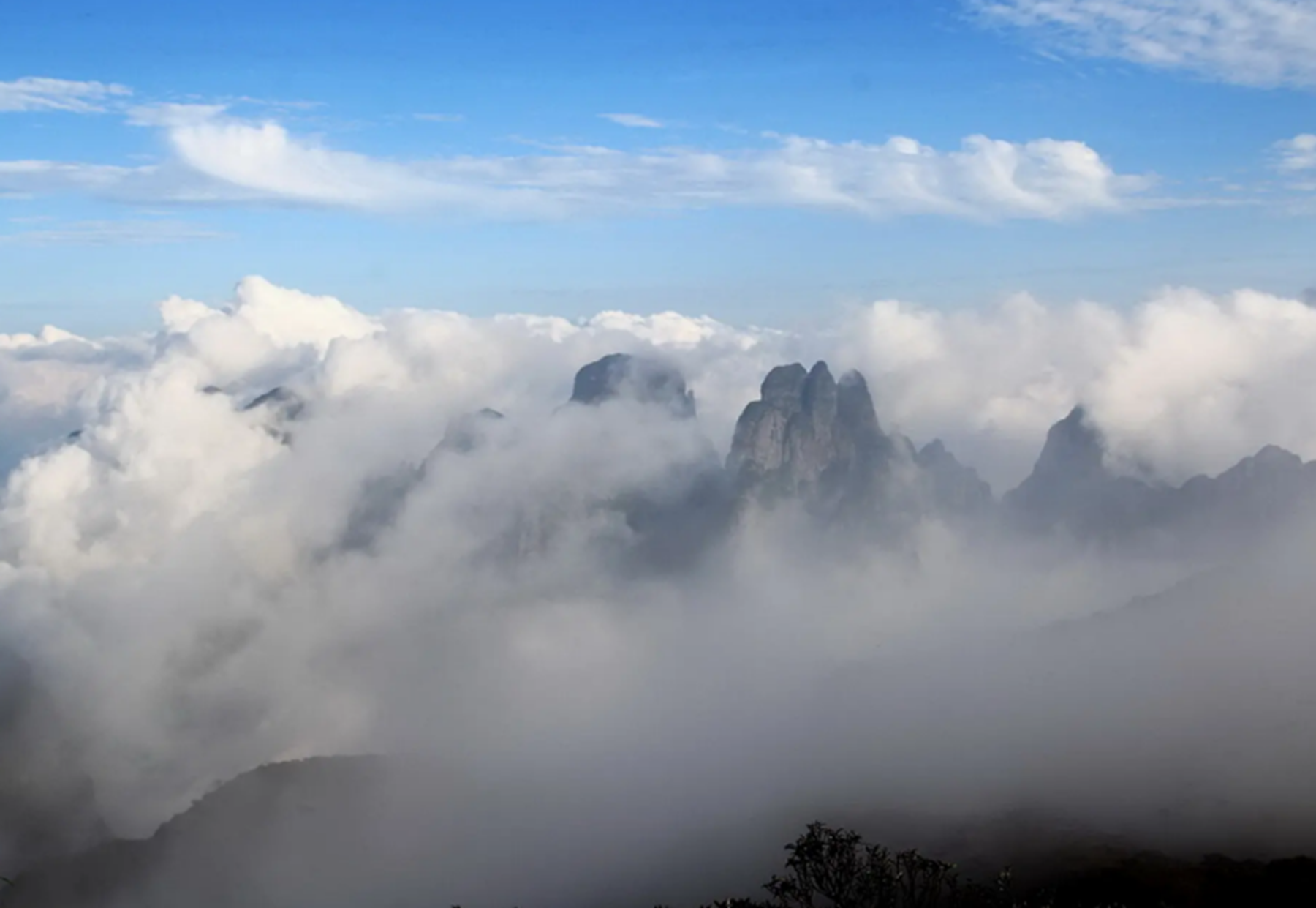 圣堂山在哪个城市,圣堂山有哪些景点?