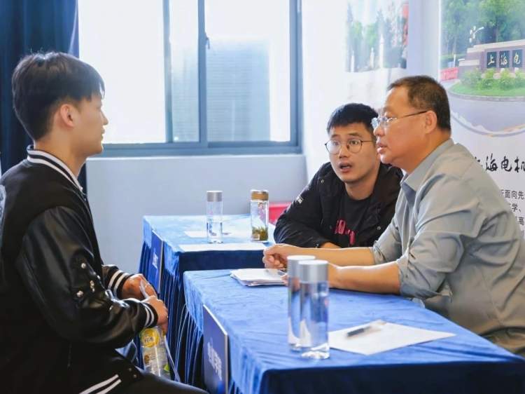 招聘会最新招聘通知_招聘会_招聘会心得体会
