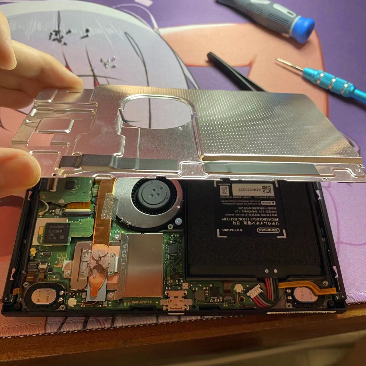 switch拆机流程(续航和非续航机型),焊接芯片第一步,附内部构造