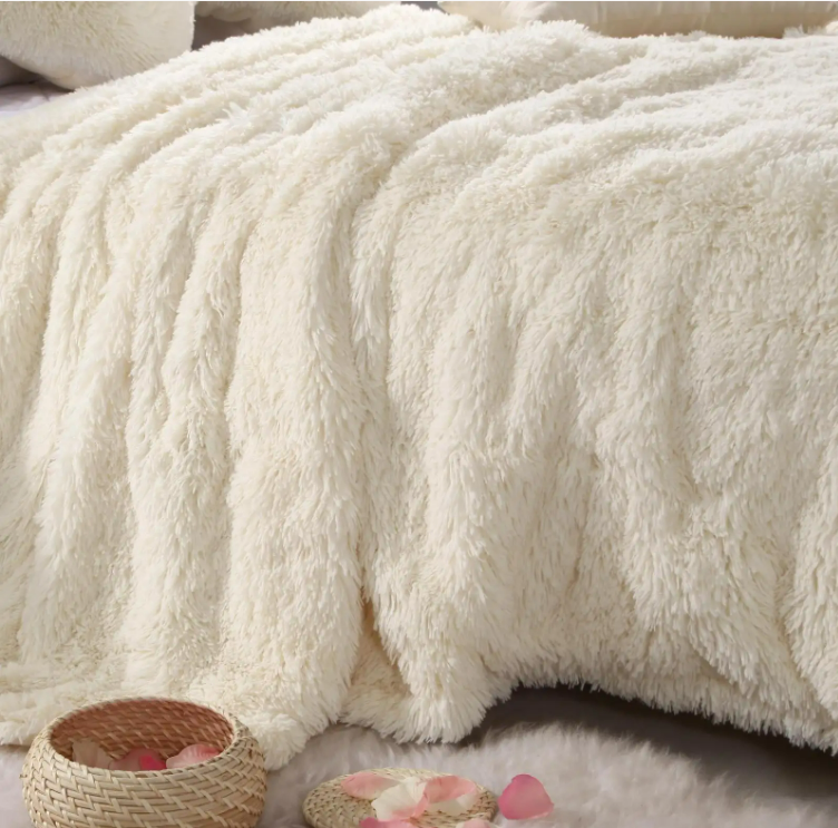 西双版纳河里的"吸血毯",把人拖下水吸干血,到底是何种怪物?