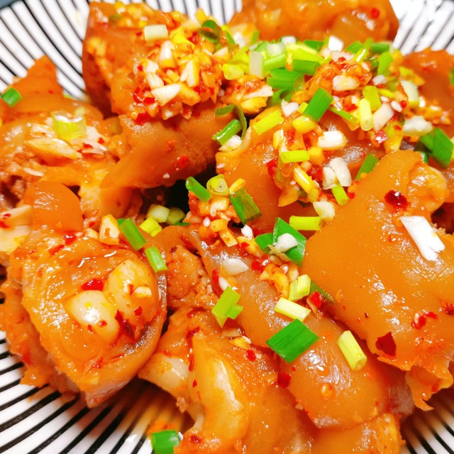 美容好吃不长胖凉拌猪蹄,蒜香浓郁,超好吃