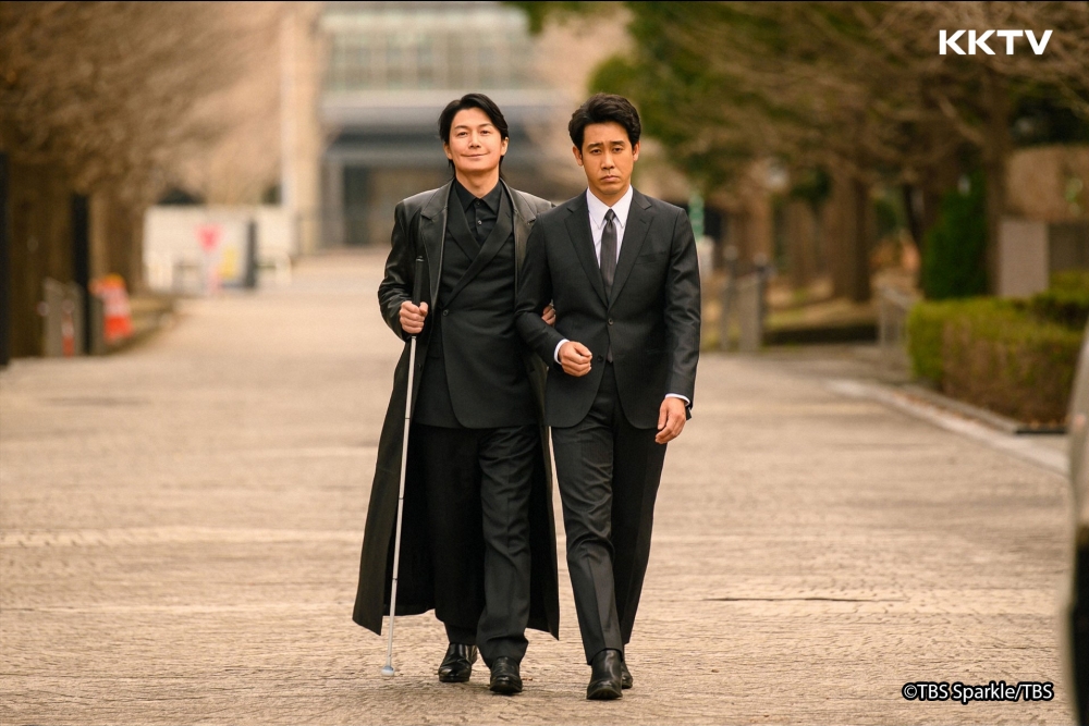 「日剧天王对决」福山雅治《last man》演盲探 首播收视辗压木村拓哉