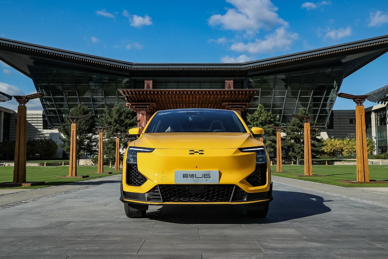 全球首试爱驰u6 纯电新玩家 有什么"花活"?