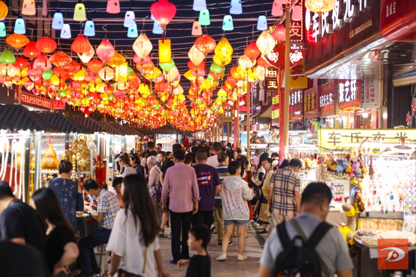 敦煌市街景图片