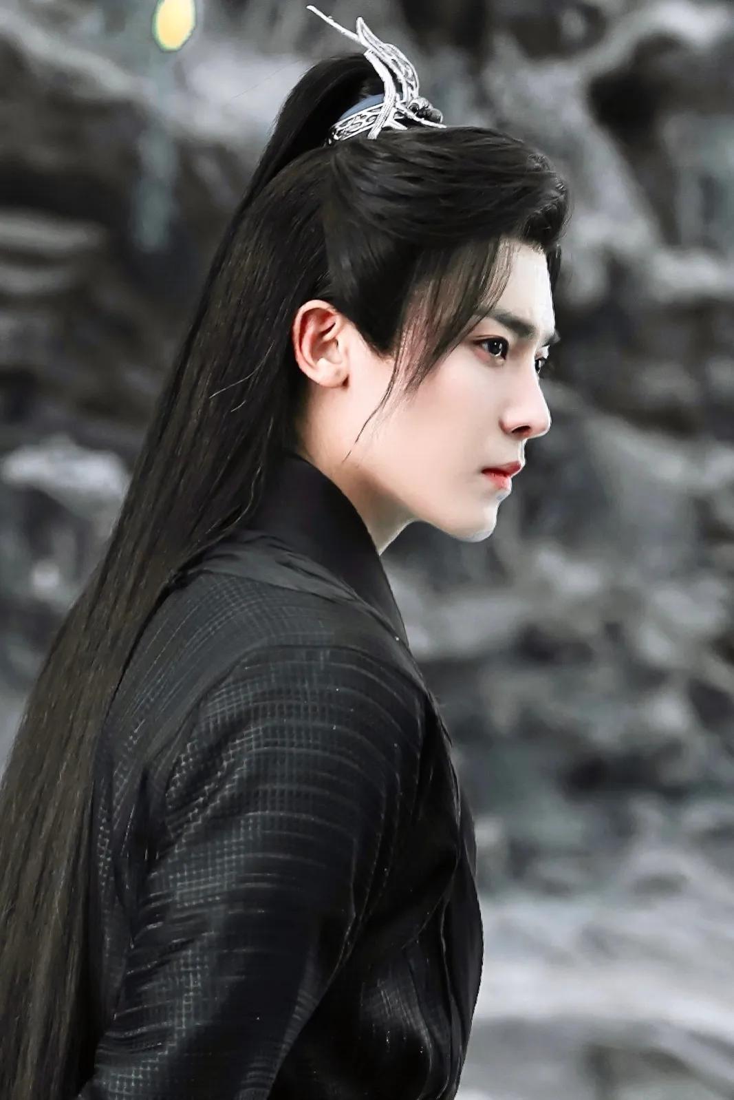 侯明昊和周也主演的《护心》高清壁纸