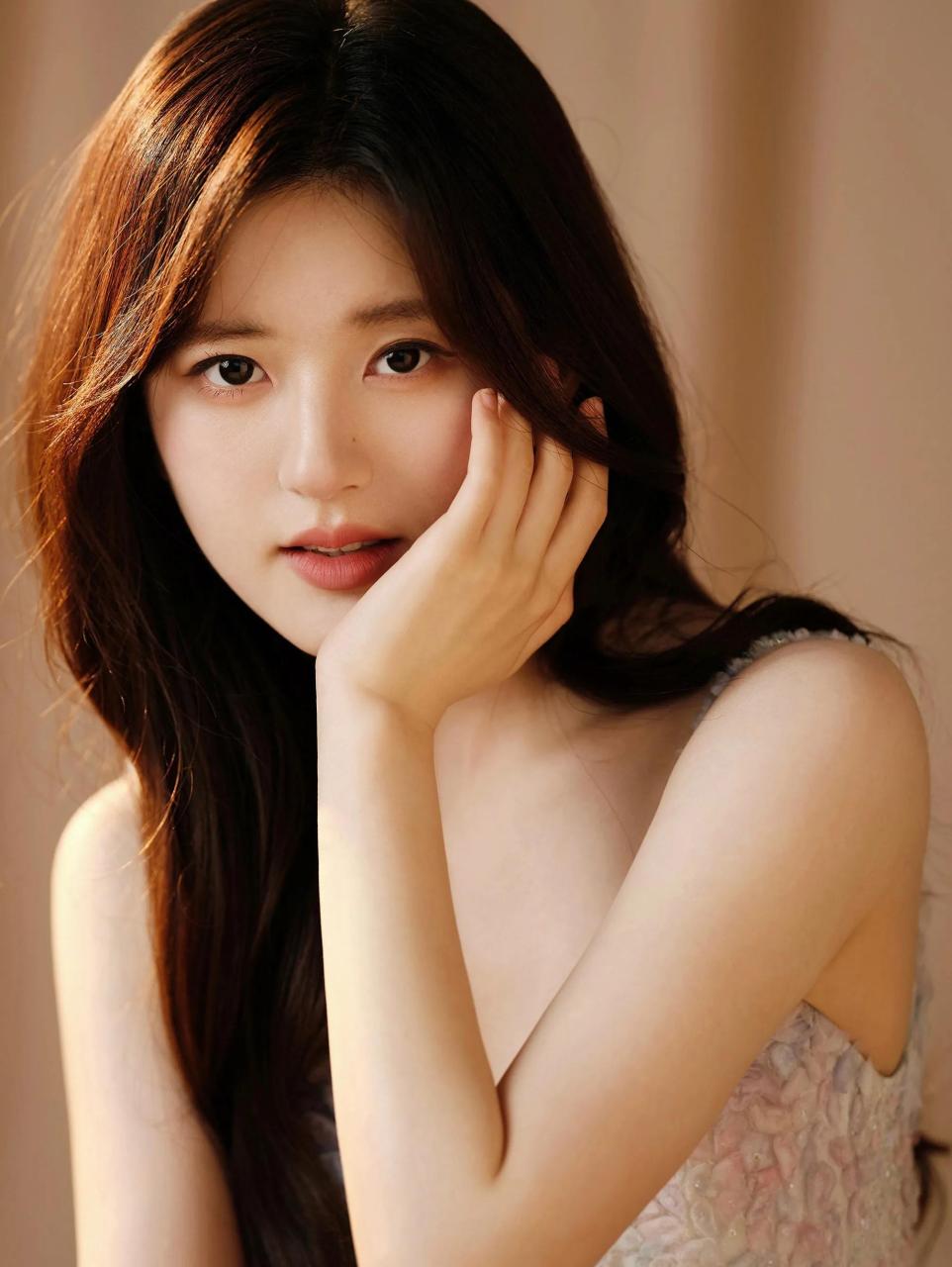 第1499期图赏:超甜美的元气少女-赵露思(10)  本文并不代表小编赞同其