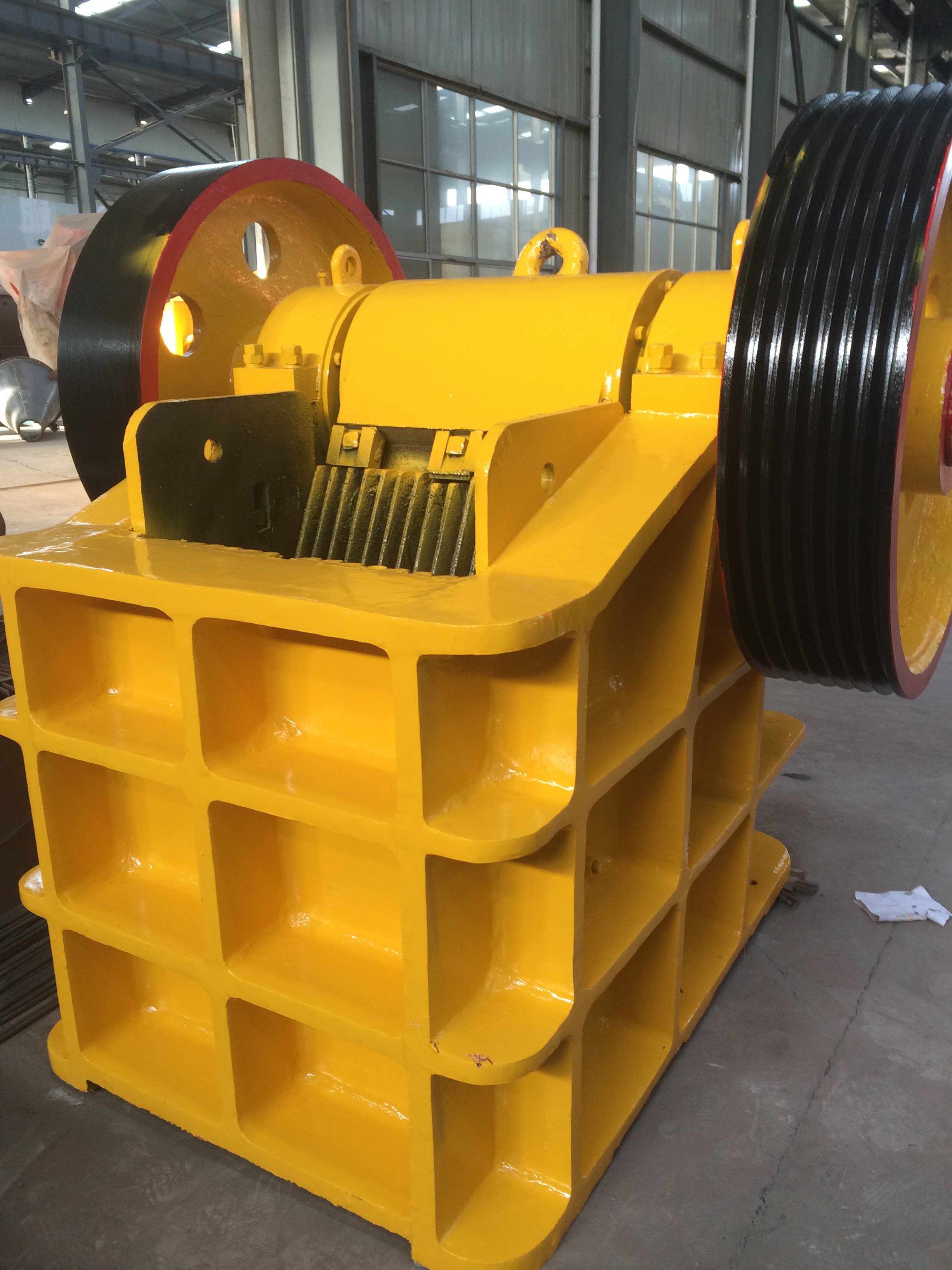 鄂式矿石破碎机热销货源