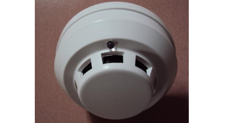 烟雾报警器和摄像头的区别