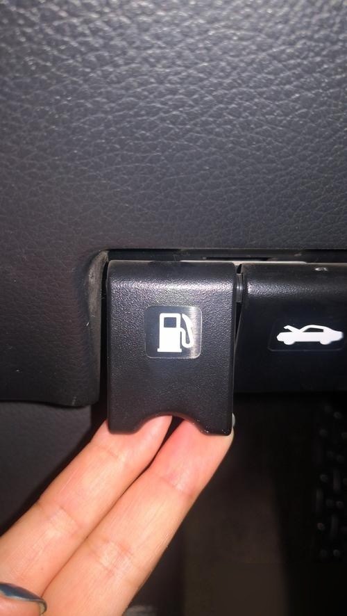 东风车的油箱开关在哪