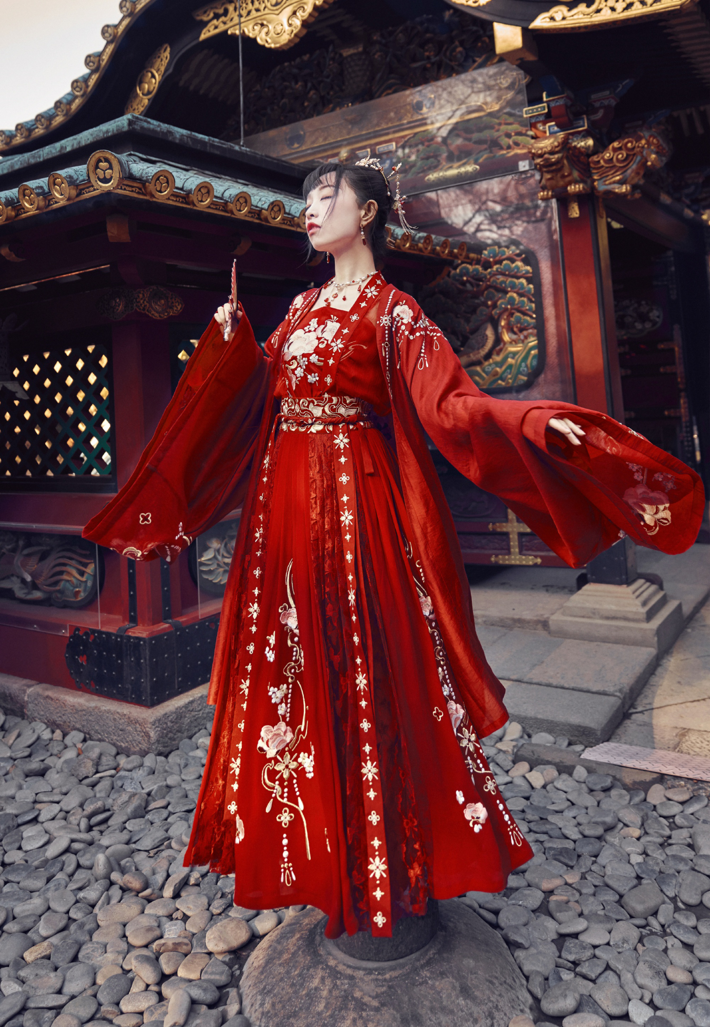 可以做嫁衣的红色系汉服,风格张扬又大气,让你成为最美的新娘!