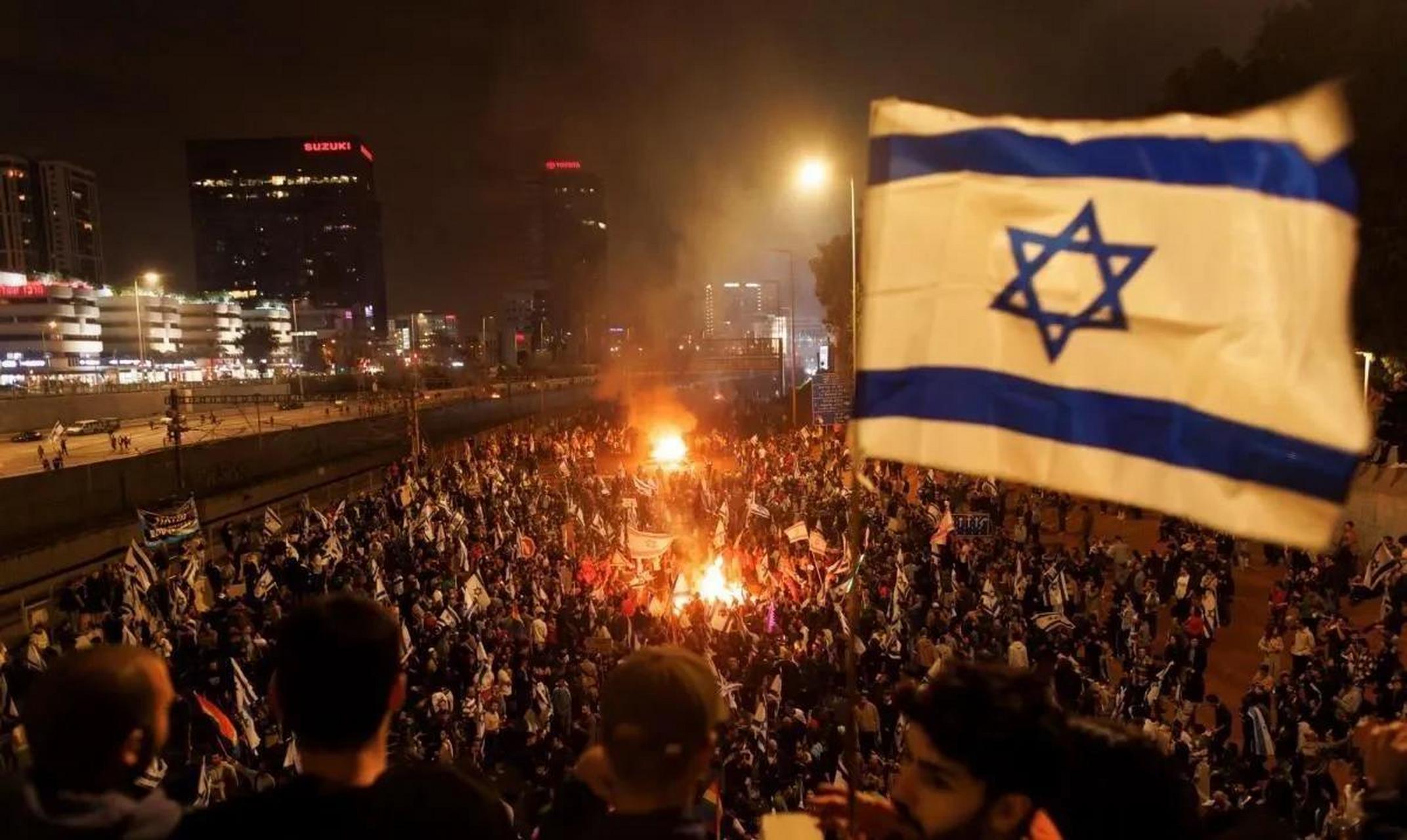 因为害怕美国抛弃以色列而成为第二个阿富汗,以色列人开始上街游行